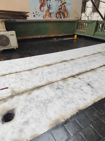 Terraza con membrana en aplicación.