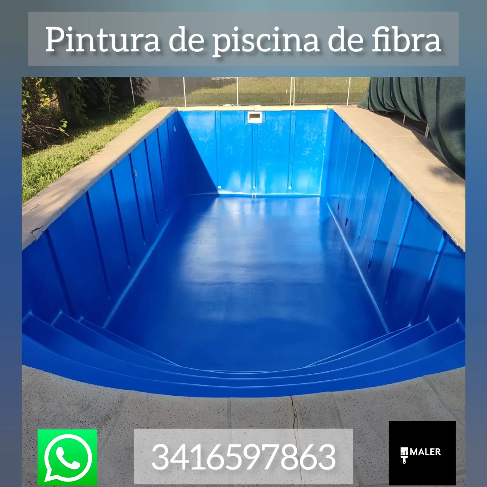 Pintura de piscina de fibra: pileta pintada de azul.
